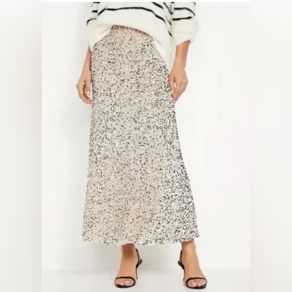 Old Navy Cream and Black Maxi Skirt